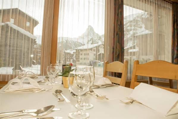 Hotel Parnass Zermatt Exterior foto